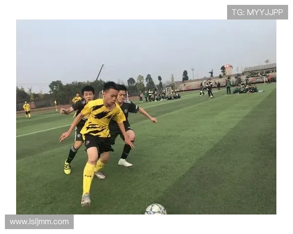 追逐足球明星的梦想之旅让我们一起感受激情与荣耀的碰撞 追逐足球明星的梦想之旅让我们一起感受激情与荣耀的碰撞
