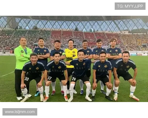 香港足球明星队成员阵容揭秘他们的精彩表现和个人成就一览