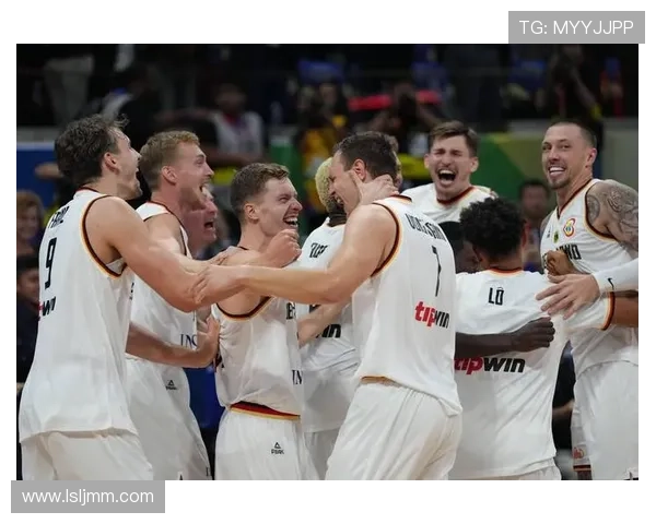 成都篮球队在世界杯中的意识表现分析与启示