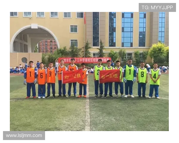 武汉足球之星崛起记：从校园到职业赛场的辉煌历程